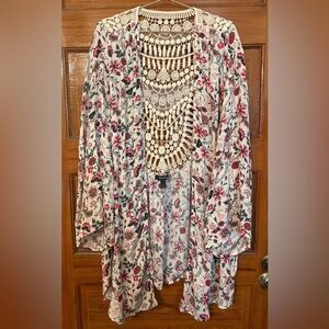 Torrid Floral Cardigan with Crochet Detail. Torrid Size 1. *Size 14/16*